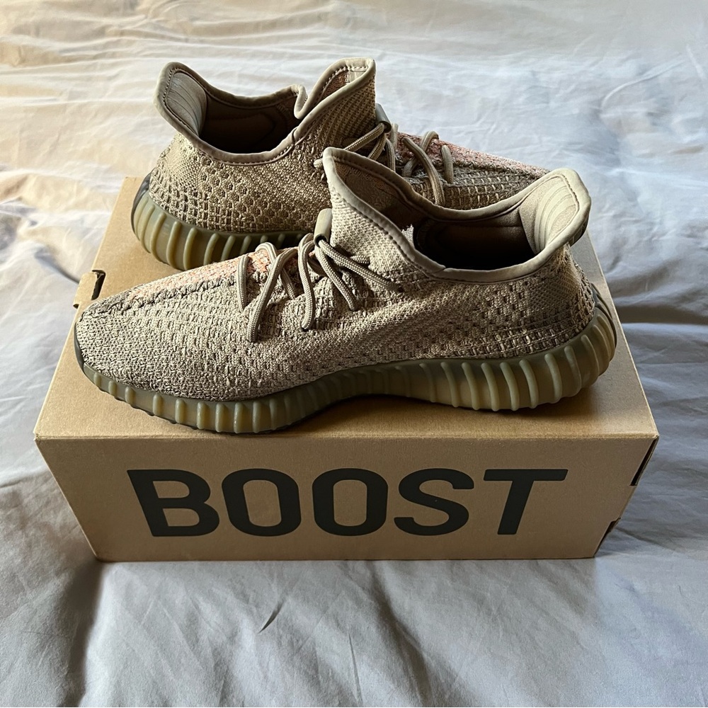 Adidas Yeezy Boost 350 V2 Sand Taupe with Box - Picture 3 of 12
